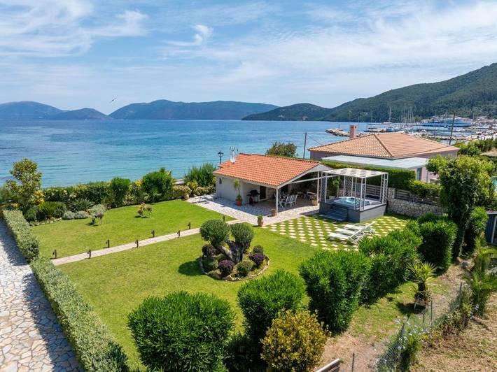 Villa per 3 persone, con Idromassaggio e Terrazza nonché Giardino e Panorama a Sami