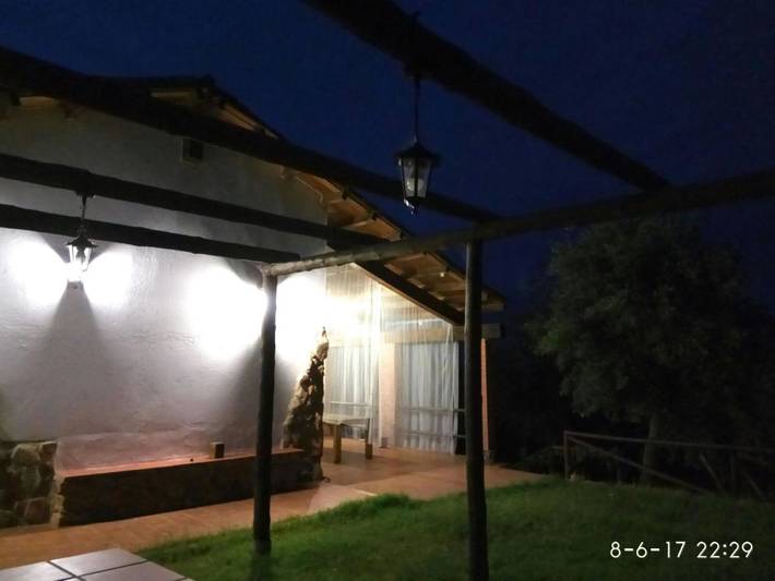 Casa rural para 11 personas, con jardín y piscina además de piscina para niños y vistas, Se admiten mascotas en Tentudía - 4