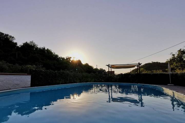 Ferienwohnung für 4 Personen, mit Garten und Terrasse sowie Pool, mit Haustier