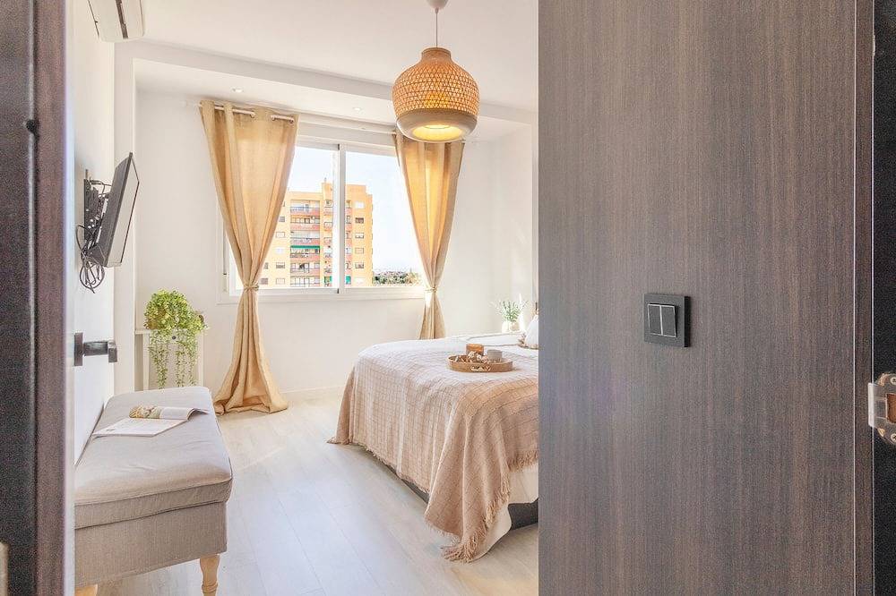 Appartamento intero, 2 bedroom apartment with terrace and sea views in Roquetas de Mar, Costa de Almeria
