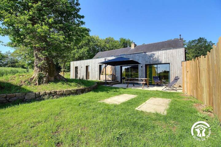 Gîte pour 11 personnes, avec terrasse et jardin dans le Morbihan - 2