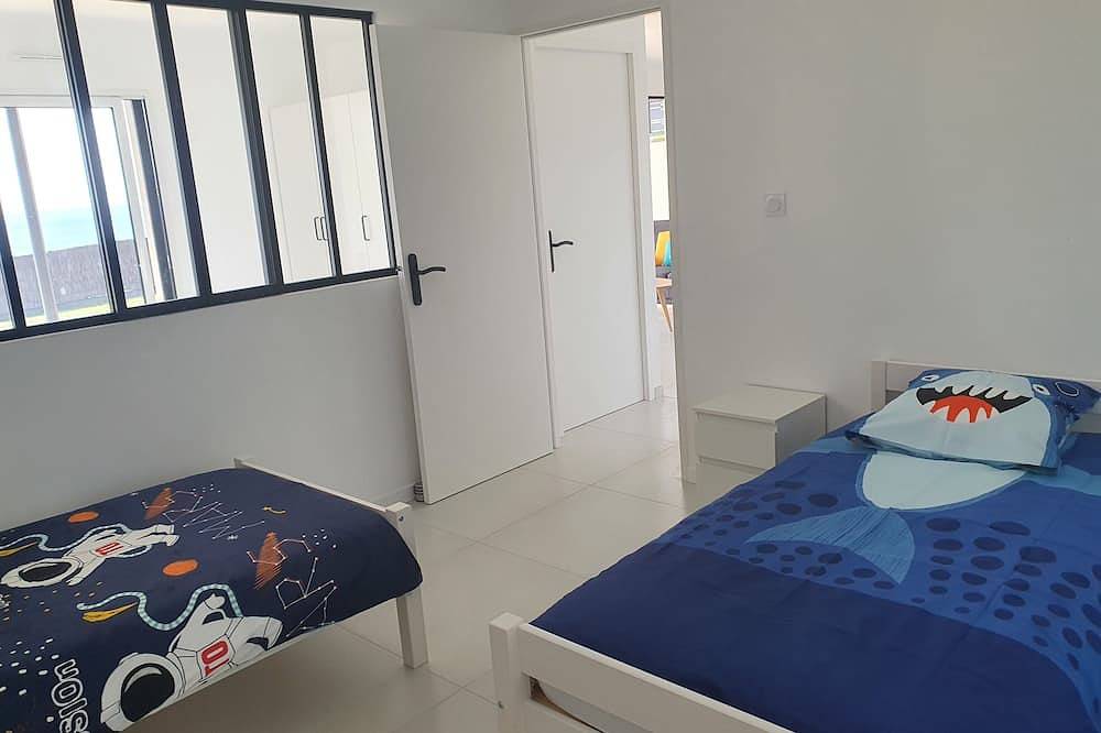 Appartement entier, Appartement type 3 neuf  de 60m2 vue mer à 150m de la plage in Locmaria-Plouzané, Région de Brest
