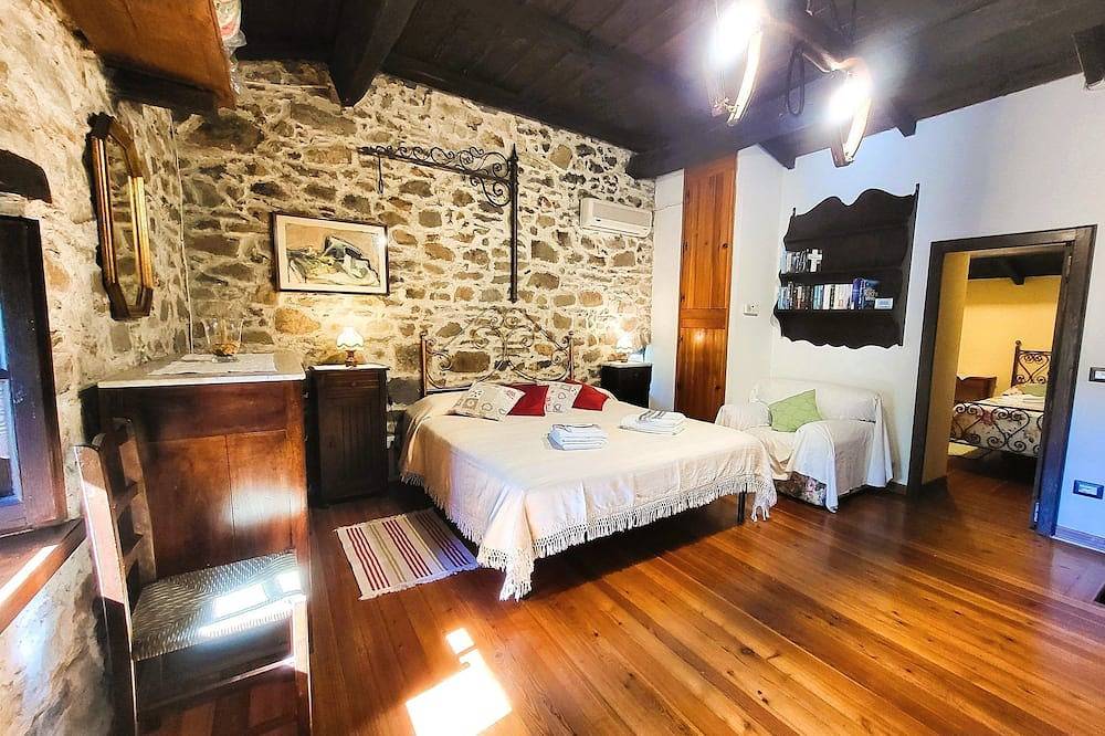 Mulino restaurato, lungo il fiume, piscina privata, Wifi, romantico! in Camporgiano, Garfagnana