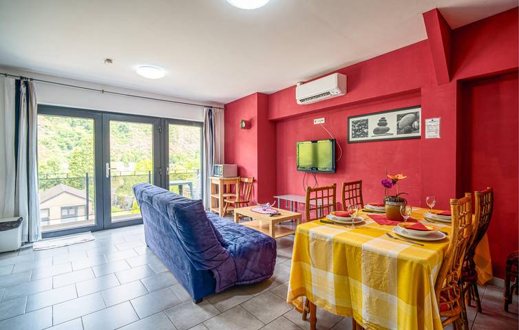 Gîte pour 5 personnes, avec terrasse, adapté aux familles dans Chooz - 3