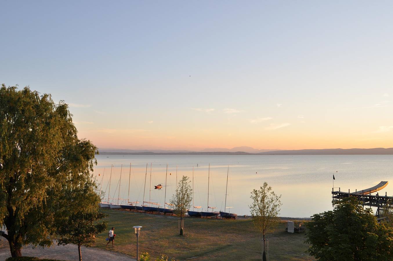Doppelzimmer, Balkon, seitlicher Seeblick in Marktgemeinde Podersdorf am See, Neusiedlersee-Hügelland