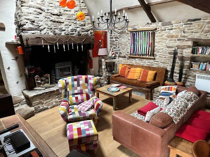 Location de vacances pour 6 personnes, avec Terrasse ainsi que Jardin et Piscine à Coray