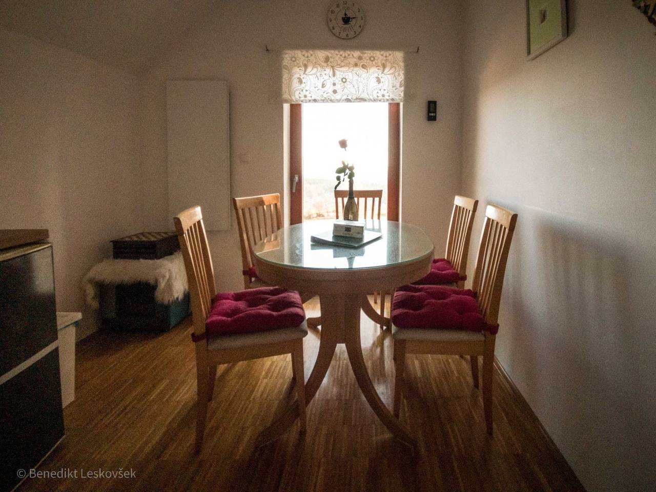 Cały apartament, Rustic Refuge Glamping with Hot-Tub and Sauna - Two Bedroom Apartment with Terrace in Karavanke in Pohorje, Lower Styria
