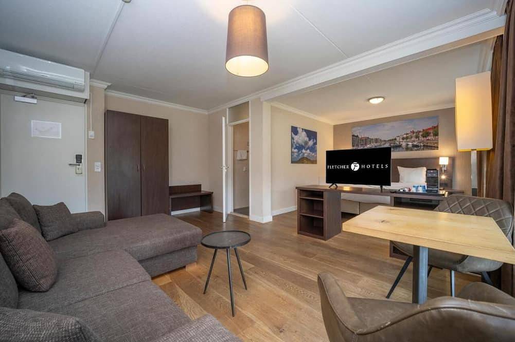 Comfortable Retreat: Free Breakfast, Parking & Cycling-Friendly Location in Middelburg, Walcheren