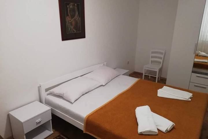 Ferienhaus für 11 Personen, mit Balkon und Terrasse sowie Garten und Ausblick in Banjol - 2