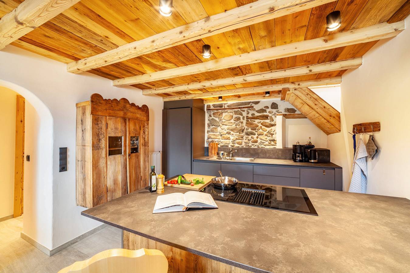 Holiday Home 'Mutlechnerhof' with Mountain View, Private Terrace and Wi-Fi in Kuens, Texel Group