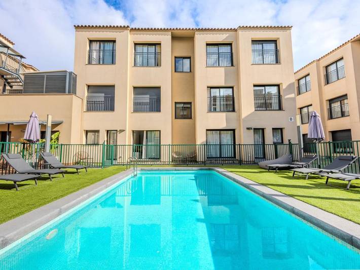 Vakantiewoning voor 4 personen, met Terras en Zwembad in Castelldefels
