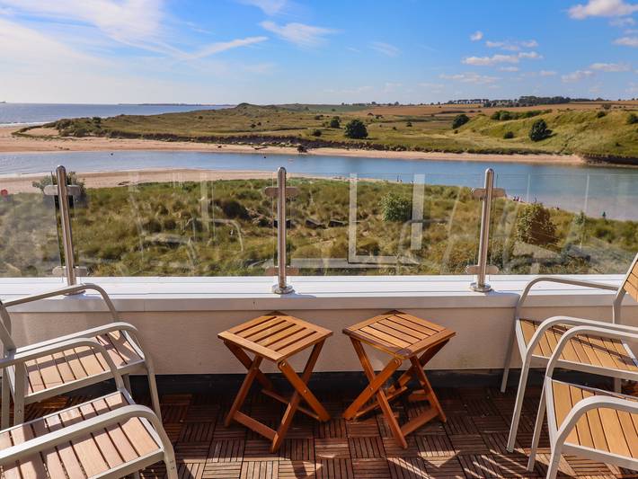 Last minute apartment for 6 people, with Balcony in Northumberland