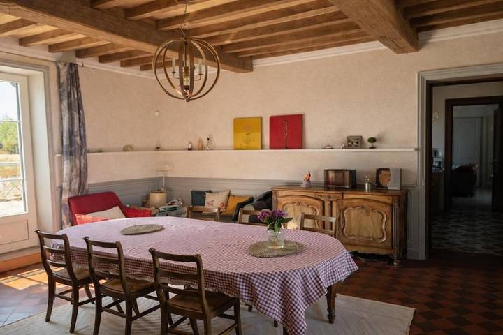 Location de vacances pour 14 personnes, avec piscine et terrasse ainsi que sauna et vue à Ouches - 2