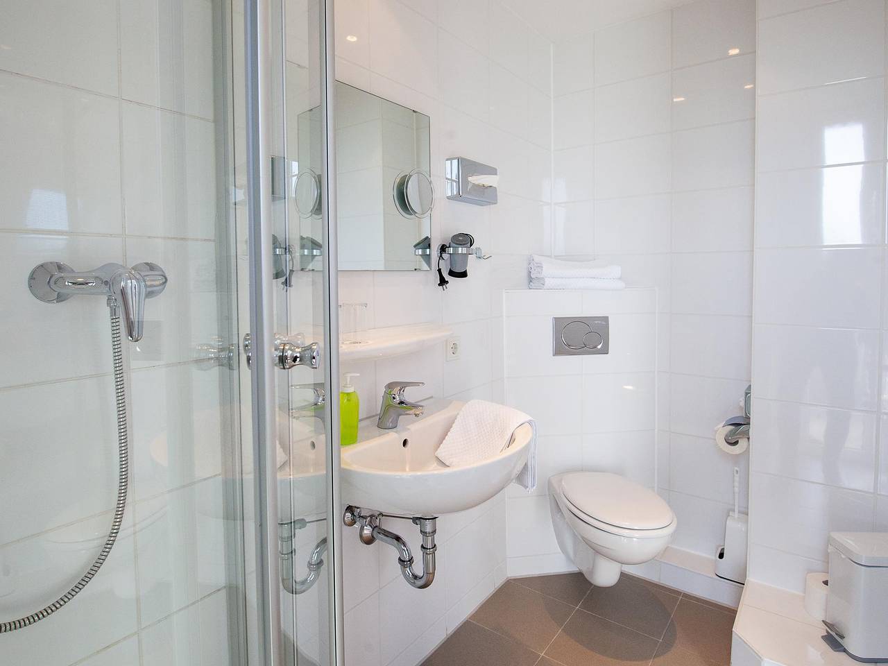 Einzelzimmer, Dusche oder Bad, Wc, 1 Schlafraum in Odenthal, Rheinisch-Bergischer Kreis