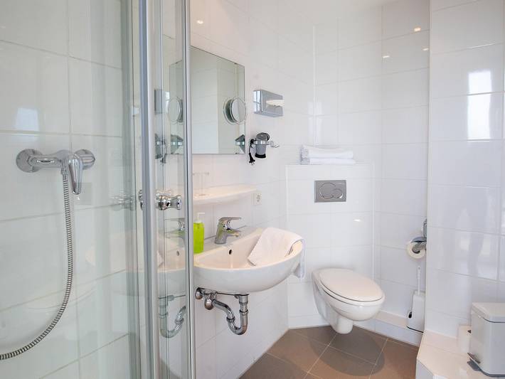 Einzelzimmer, Dusche oder Bad, Wc, 1 Schlafraum in Odenthal, Arrondissement de Rhin-Berg
