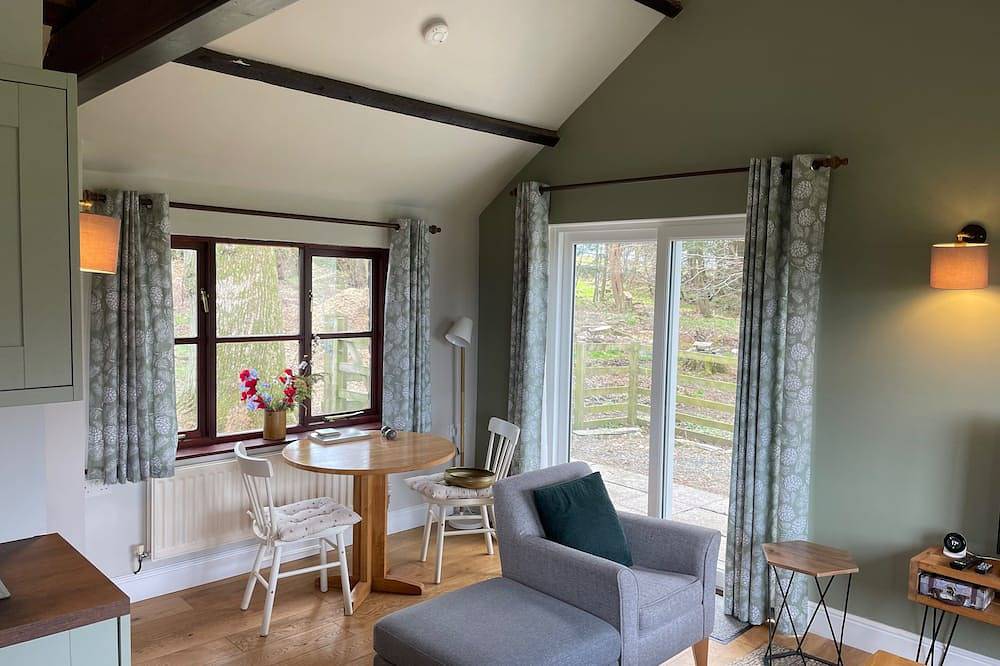 Character Cottage with fabulous mountain views in the North Lakes District in Lake District