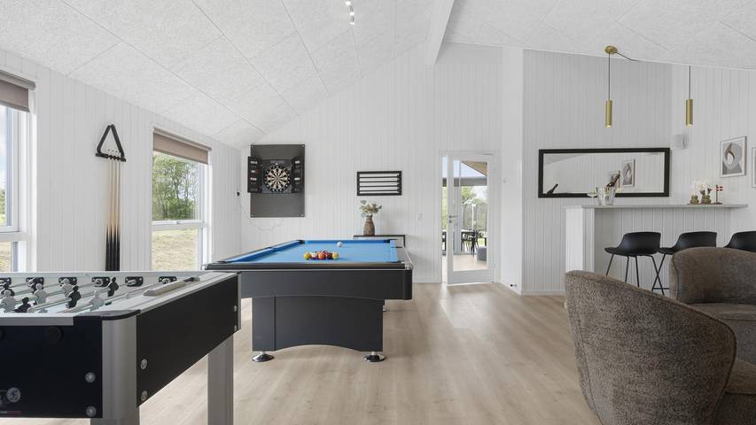 Poolsommerhus med spa tæt på havet på Skåstrup Strand in Bogense, Lillebælt