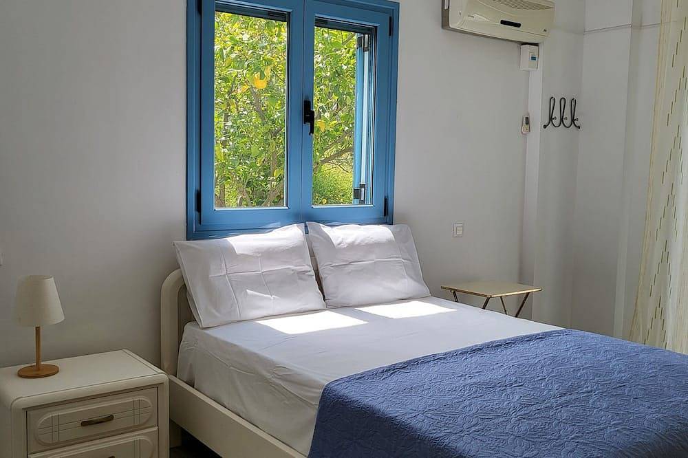 Villa Rahes,sea view,3 bedrooms,wifi,5min from the village,low prices in Glossa, Sporades