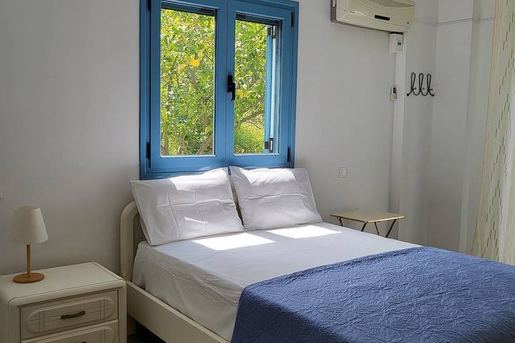 Villa Rahes,sea view,3 bedrooms,wifi,5min from the village,low prices in Glossa, Sporaden