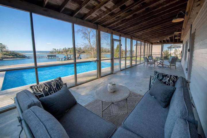 Ferienhaus für 17 Personen, mit Terrasse und Ausblick sowie Pool, mit Haustier - 1