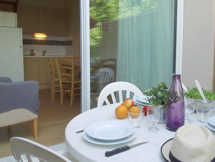 Gîte pour 5 personnes, avec bassin pour enfant dans Lac de Chambon - 4