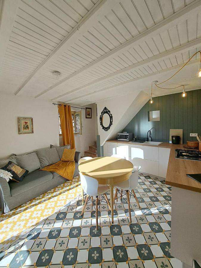 Location de vacances pour 4 personnes, avec vue et jardin à Dompnac - 2