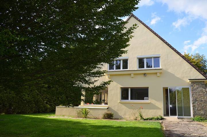 Location de vacances pour 6 personnes, avec jardin ainsi que jacuzzi et terrasse, animaux acceptés à Sigy-en-Bray