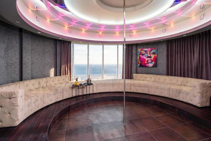 Ferienwohnung für 20 Personen, mit Ausblick und Terrasse sowie Pool, mit Haustier - 1