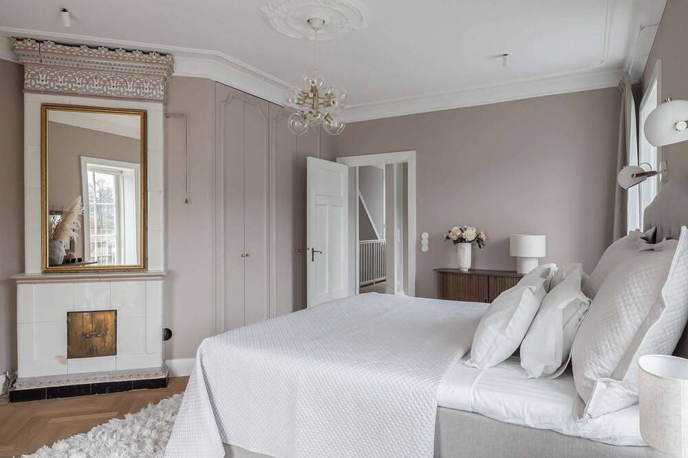 Villa Strandliv invites you to experience an extraordinary stay in a one-of-a-kind residence. in Gustavsberg, Stockholmer Schärengarten