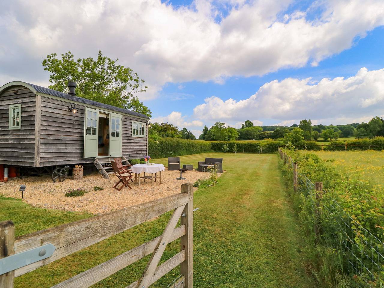 Goose Whistle Hut in Wiltshire