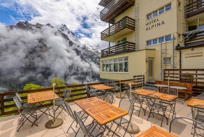 Hotel, mit Balkon und Terrasse