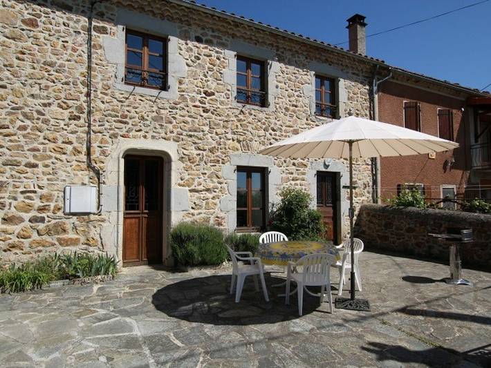 Gîte pour 6 personnes, avec jardin dans Ferrussac