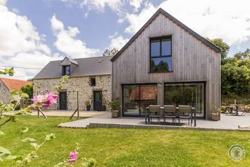 Gîte pour 12 personnes, avec terrasse et jardin à Les Moitiers-d'Allonne