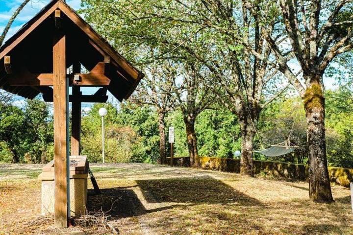 Parc de vacances pour 7 personnes, avec terrasse et jardin dans l' Aveyron - 2