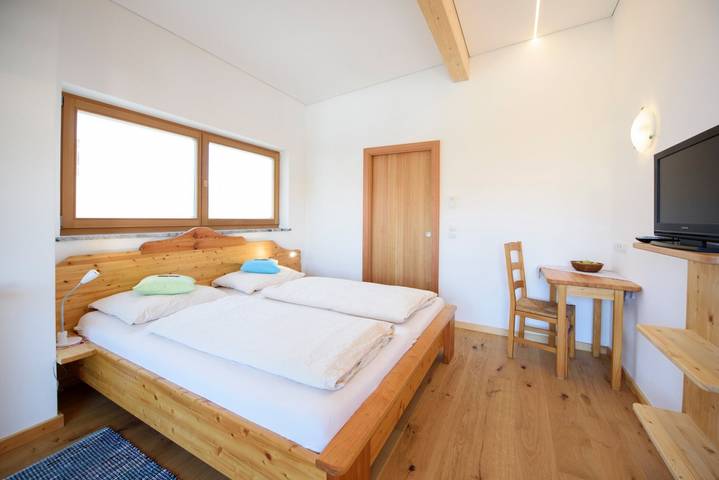 Entire studio, Apartment 'Peter Paul Apt. Buchwald' with Mountain View and Private Terrace in St. Pauls, Eppan an der Weinstraße