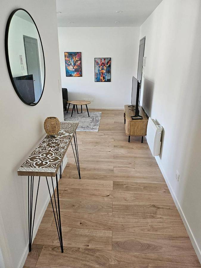 Appartement entier, Two-Bedroom Apartment in Épernon, Région de Chartres