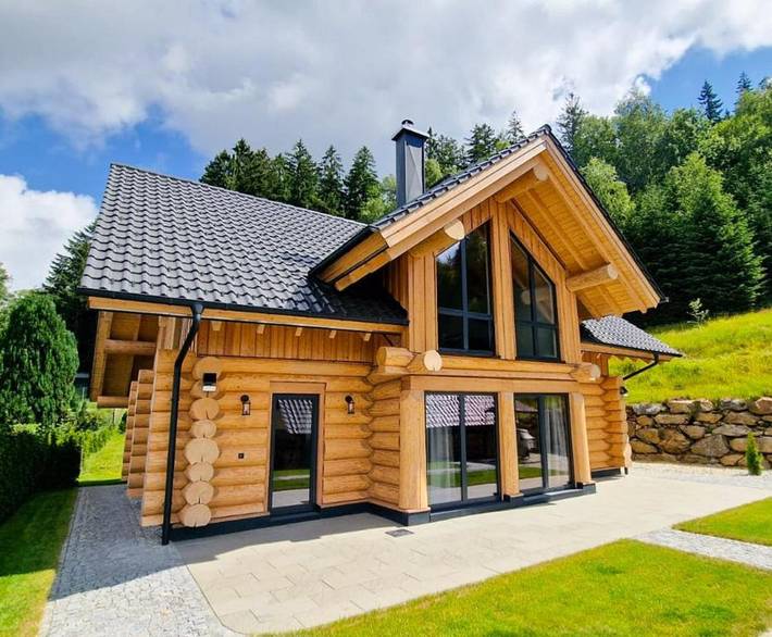 Chalet für 10 Personen, mit Balkon/Terrasse und Balkon sowie Terrasse und Whirlpool in Bodenmais