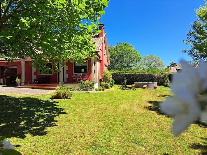 Location de vacances pour 6 personnes, avec jardin ainsi que piscine et vue à Tomiño - 3