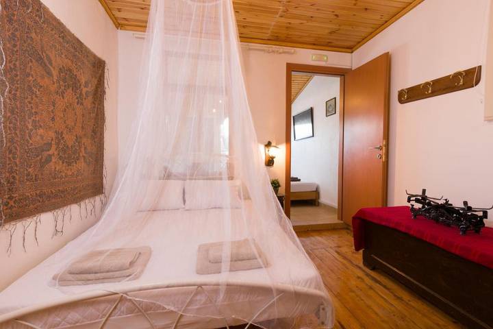 Ferienwohnung für 3 Personen, mit Balkon und Terrasse sowie Ausblick in Kritsa