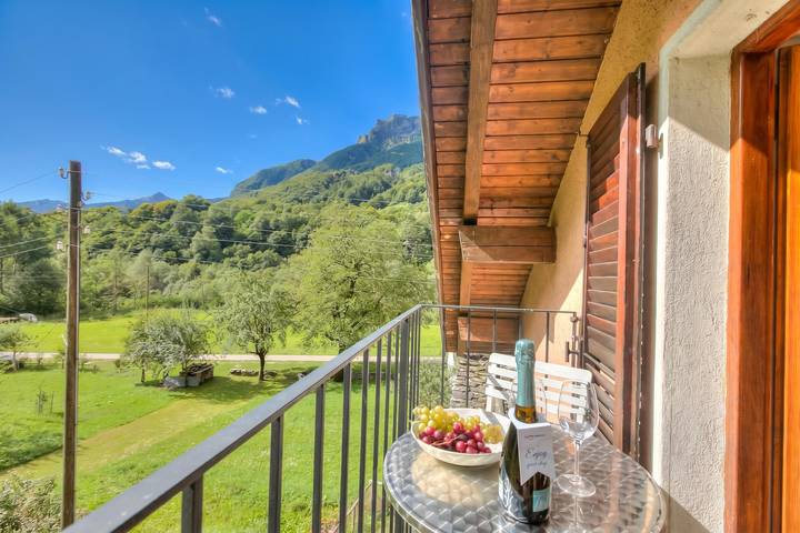 Chalet für 4 Personen, mit Terrasse, mit Haustier in der Schweiz - 2