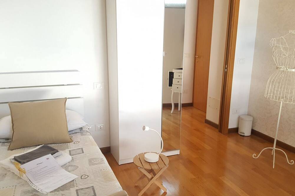 Single Room Shared Bathroom in Donizetti Royal Attic in Bergamo, Bergamo Province