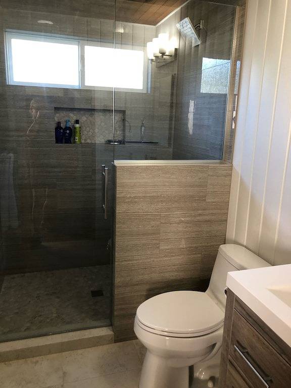 Log cabin for 6 people, with yard and terrace, with pets in Whidbey Island