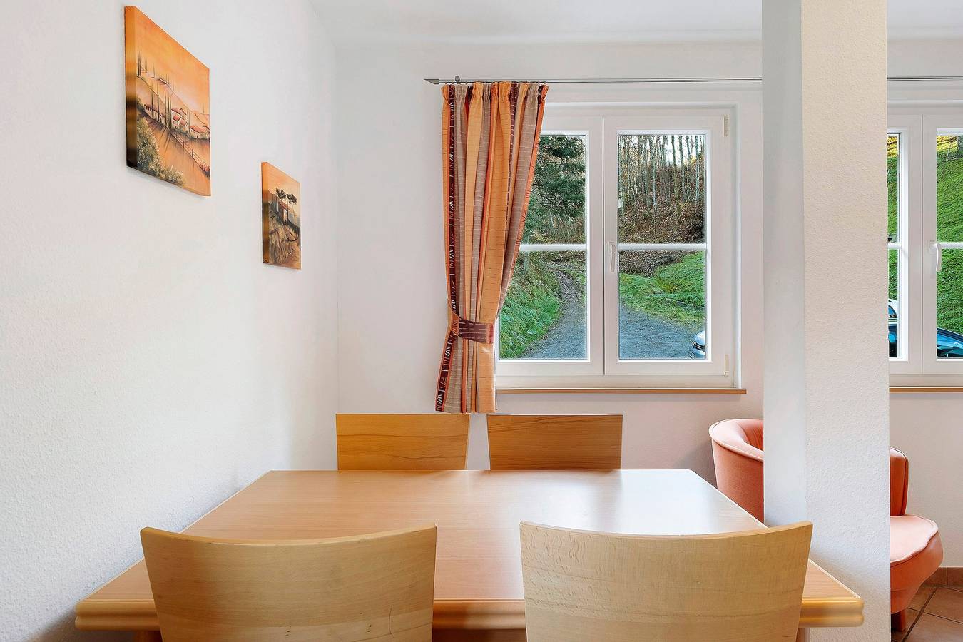 Ganze Wohnung, Ferienwohnung 'Kirschblüte' mit Bergblick, Gemeinschaftspool und Wlan in Wolfach, Mittlerer Schwarzwald