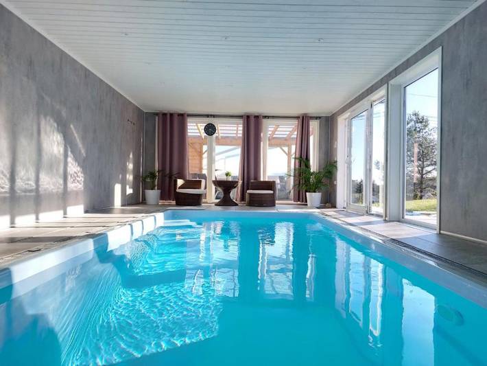 Ferienhaus für 8 Personen, mit Garten und Terrasse sowie Pool in Grimstad