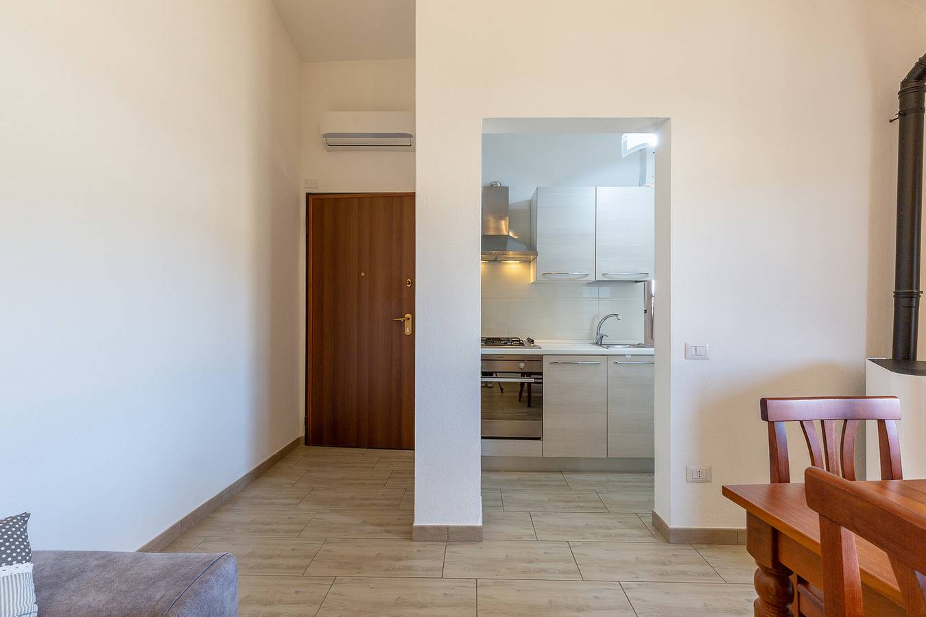 Appartamento intero, Appartamento centrale con balcone, Wifi e aria condizionata in Crabonaxa/Villasimius, Villasimius