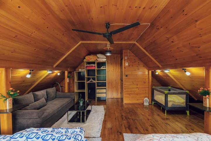 Chalet Tara récemment construit sur deux niveaux avec vue sur la rivière in Parc national Durmitor