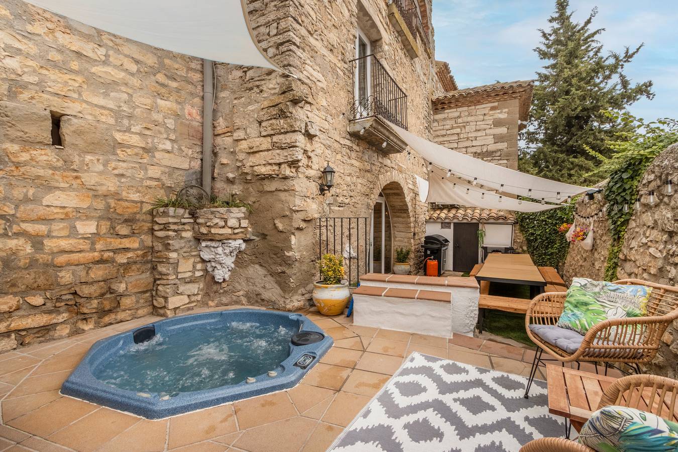 Landhaus 'La Rectoria De Vicfred' mit Bergblick, Wlan und Klimaanlage in Sant Guim de la Plana, Lleida Provinz
