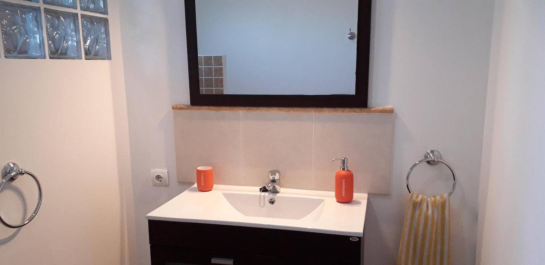 Apartamento entero, Apartamento 'Font Major' con vistas a la montaña, piscina privada y Wi-Fi in Horta de San Juan, Terra Alta