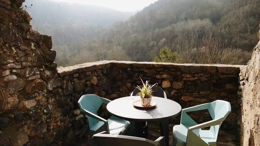 Gîte pour 2 personnes, avec vue ainsi que jardin et terrasse à Castellfollit de la Roca - 4