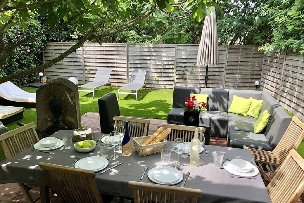 Magnificent three-bedroom house completely renovated in the center of Saint Tropez. in Saint-Tropez, Mediterranean Coast (France)